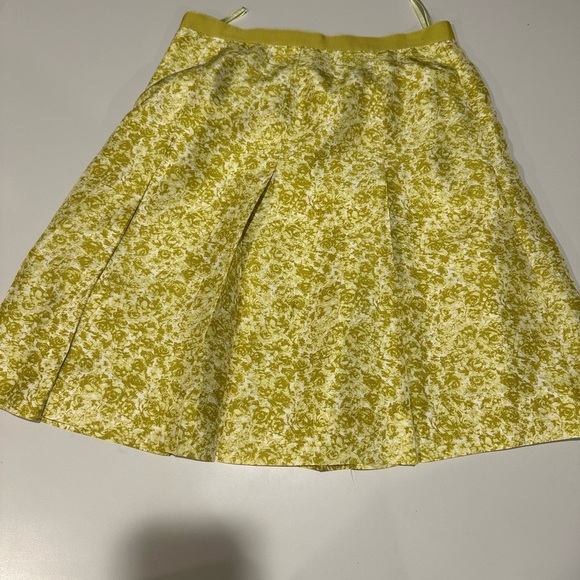 Banana Republic Floral Chartreuse Silk Pleated Skirt Size 0 Petite - Picture 2 of 6